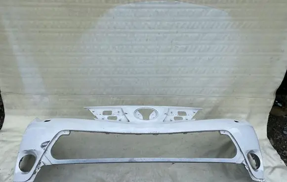 Toyota RAV 4 (XA50) Front bumper ....
