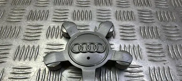Audi A3 S3 8V Original wheel cap 8R0601165