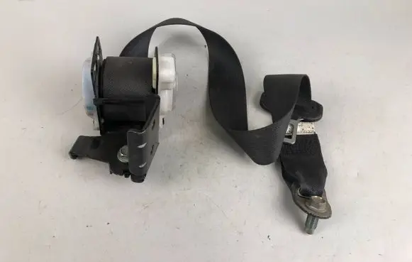 Subaru Impreza III Rear seatbelt 