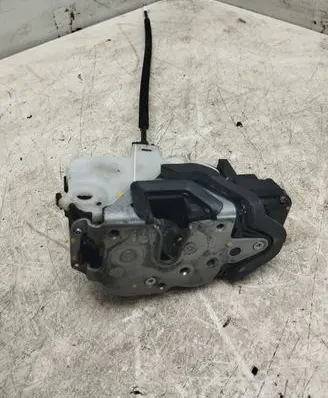Opel Insignia A Front door lock