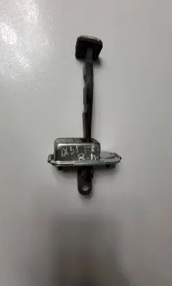 Hyundai ix35 Front door check strap stopper