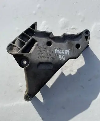 Volkswagen PASSAT B6 Engine mounting bracket 03G199207E V150 AIS19CU3