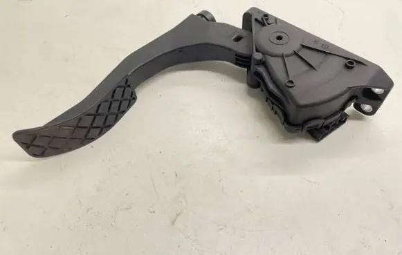 Audi A6 S6 C6 4F Accelerator throttle pedal 4F1723523B
