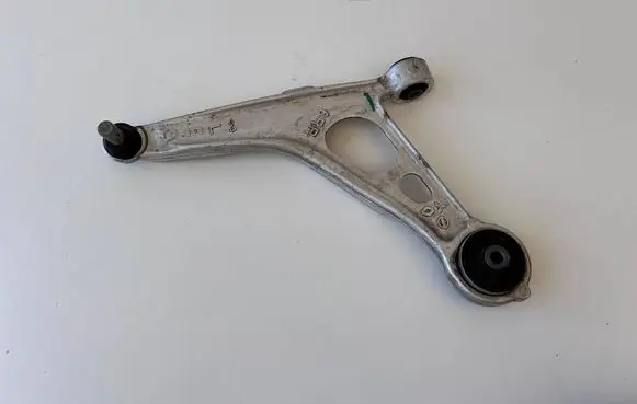 Nissan Qashqai J12 Front control arm