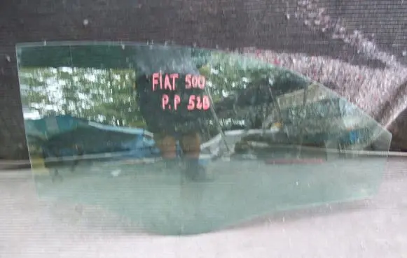 Fiat 500 Front door window/glass (coupe) 