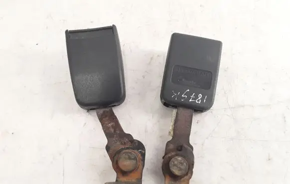 Peugeot 607 Rear seatbelt buckle 6132001F1904