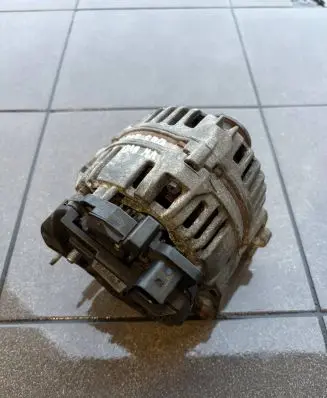 Skoda Fabia Mk2 (5J) Generator/alternator 045903023C