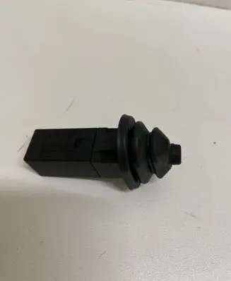 BMW 5 E60 E61 Fuel tank opening switch 82289392