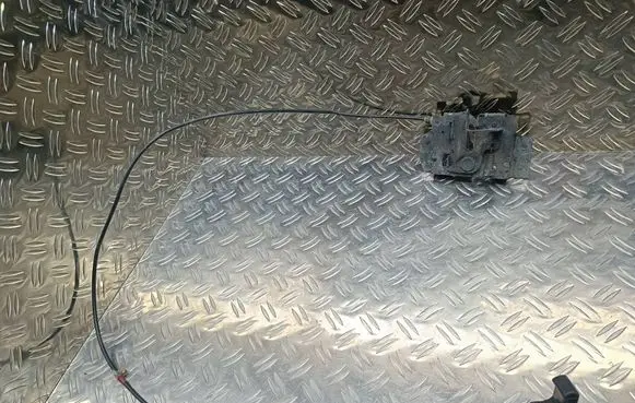 Citroen C-Zero Engine bonnet/hood lock/catch