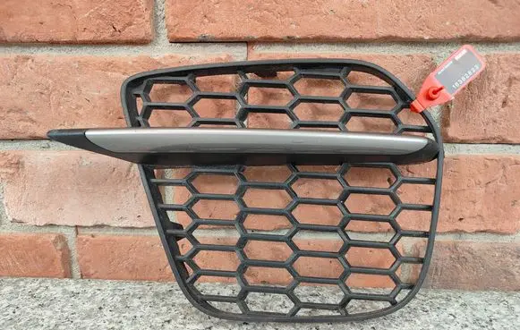 BMW X5 E70 Front bumper lower grill 8055273