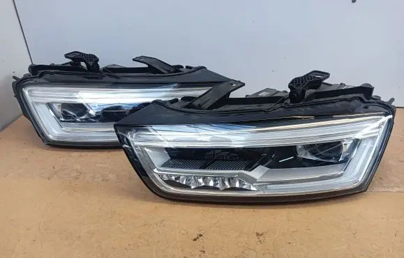 Audi Q3 F3 Headlights/headlamps set 8U0941033