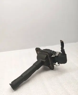 Volkswagen PASSAT B5 High voltage ignition coil 058905105 0040100013