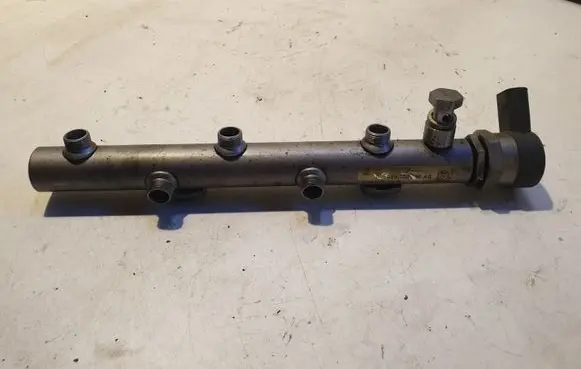 Volkswagen Touareg I Fuel main line pipe 059130090AG
