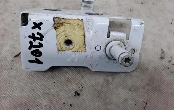 Renault Zoe Fender mounting bracket 625B55506R