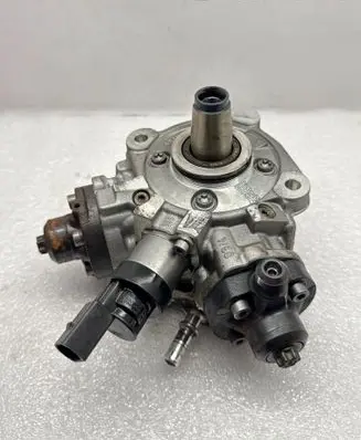BMW 5 G30 G31 Fuel injection high pressure pump 0445010841 8571555