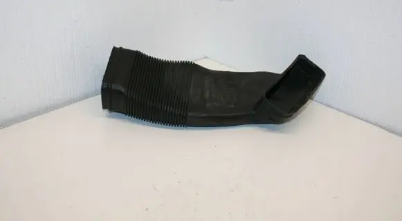 Audi A6 S6 C5 4B Air intake hose/pipe 8D0129617E