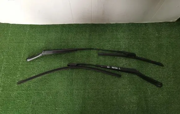 Seat Ibiza IV (6J,6P) Front wiper blade arm 6J1955410 6J1955409