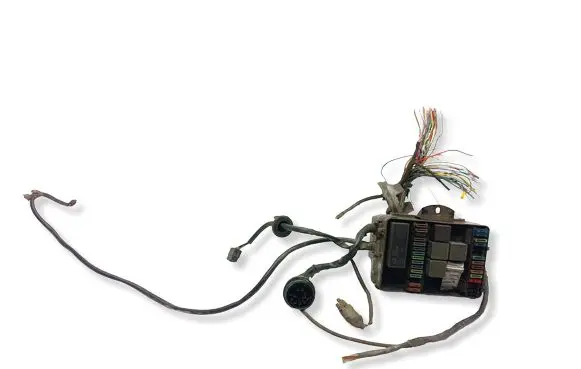 BMW 3 E30 Fuse module 1370760