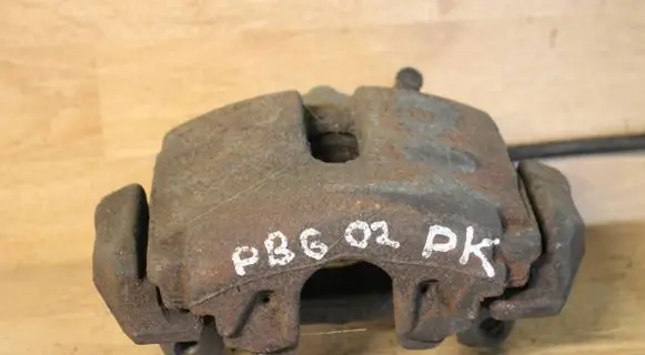 Volkswagen PASSAT B6 Front brake caliper