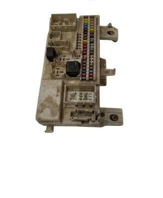 Volvo S40 Fuse module 8690719 00106369 519096119