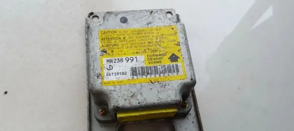 Mitsubishi Lancer Airbag control unit/module mr238991 6xt39582