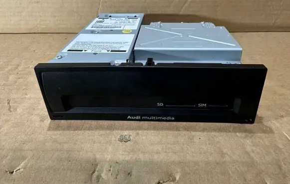 Audi Q3 F3 Navigation unit CD/DVD player 83A035085