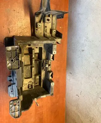 Battery box tray