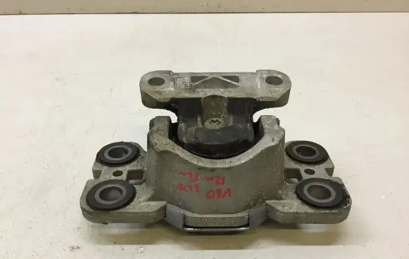 Volvo V60 Engine mount bracket 31316876 3131687602
