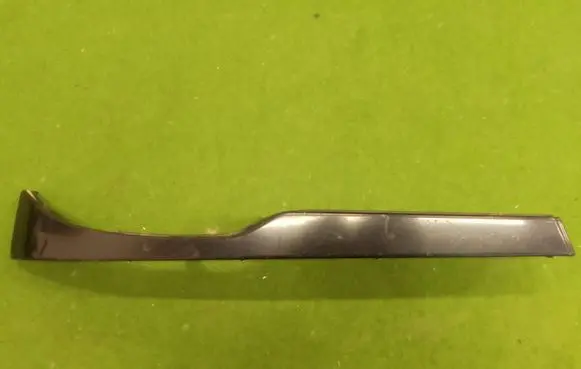 Under headlight/headlamp trim