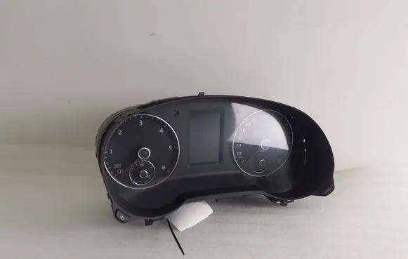 Volkswagen Sharan Speedometer (instrument cluster) 7N0920870A