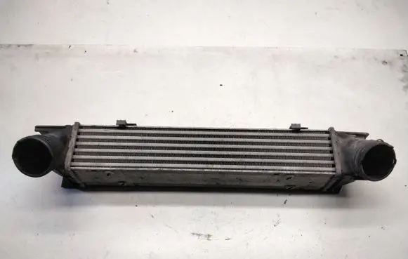 BMW 3 E90 E91 Intercooler radiator 7524916