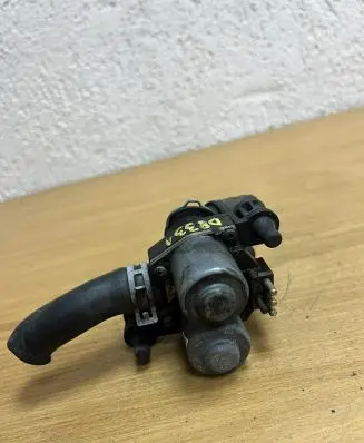 Mercedes-Benz E W210 Coolant heater control valve 0018307784 D8331