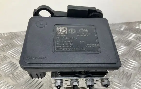 Volkswagen Golf VII ABS Pump 5Q0907379T 5Q0614517S