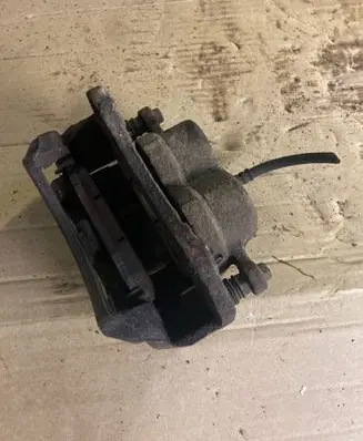 Chevrolet Captiva Front Brake Caliper Pad/Carrier 