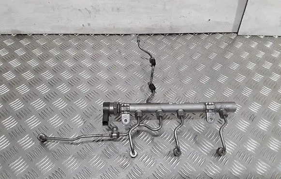 Chrysler 300 - 300C Fuel main line pipe A6420700495004
