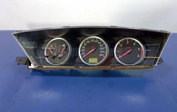 Nissan Primera Speedometer (instrument cluster) AV619
