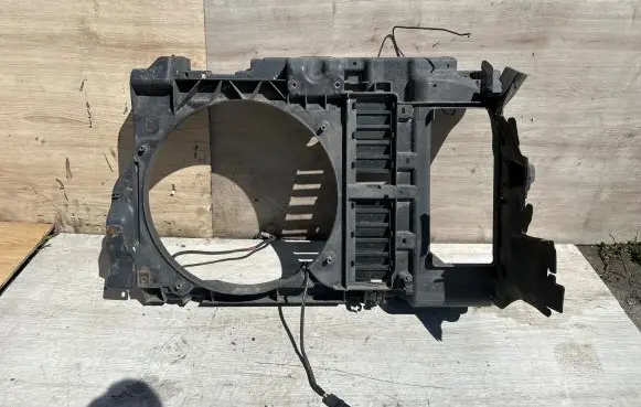 Peugeot 407 Radiator support slam panel