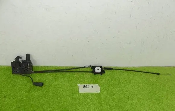 Audi TT TTS RS Mk3 8S Engine bonnet/hood lock/catch 8S0823509B