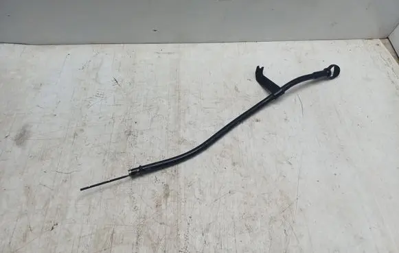 Peugeot 607 Oil level dip stick