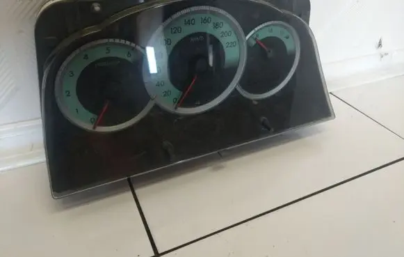 Toyota Corolla Verso E121 Speedometer (instrument cluster) 838000F060L