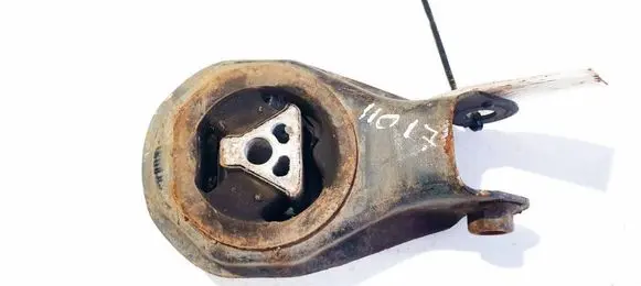 Ford Focus Engine mount bracket 
