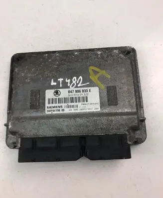 Skoda Fabia Mk1 (6Y) Engine control unit/module ECU 047906033E