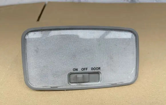 Toyota Prius (XW20) Rear seat light