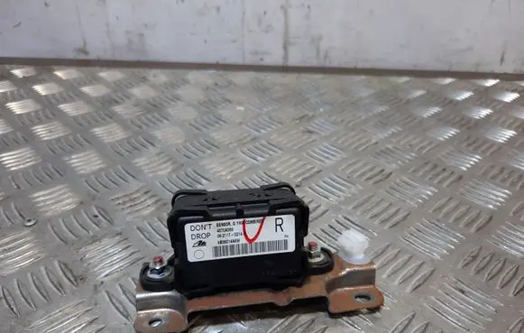 Mitsubishi Lancer Evolution ESP acceleration yaw rate sensor 4670A059