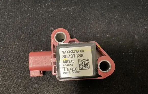 Volvo V50 Airbag deployment crash/impact sensor 30737138 MRSA5 8840A6