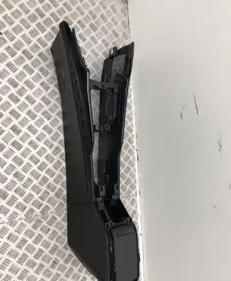 Peugeot 2008 I Center console