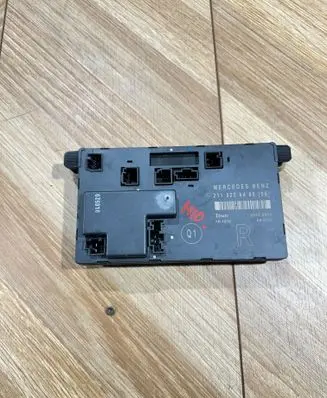Mercedes-Benz E W211 Door control unit/module 2118208485 00006802