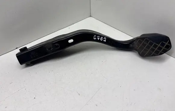 Volkswagen PASSAT B5 Brake pedal 8D1721140D