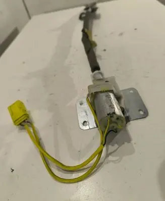 Volkswagen Phaeton Seat belt adjustment motor 3D0858147C