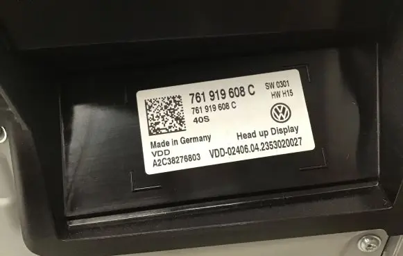 Volkswagen Touareg III Head up display screen 761919608C